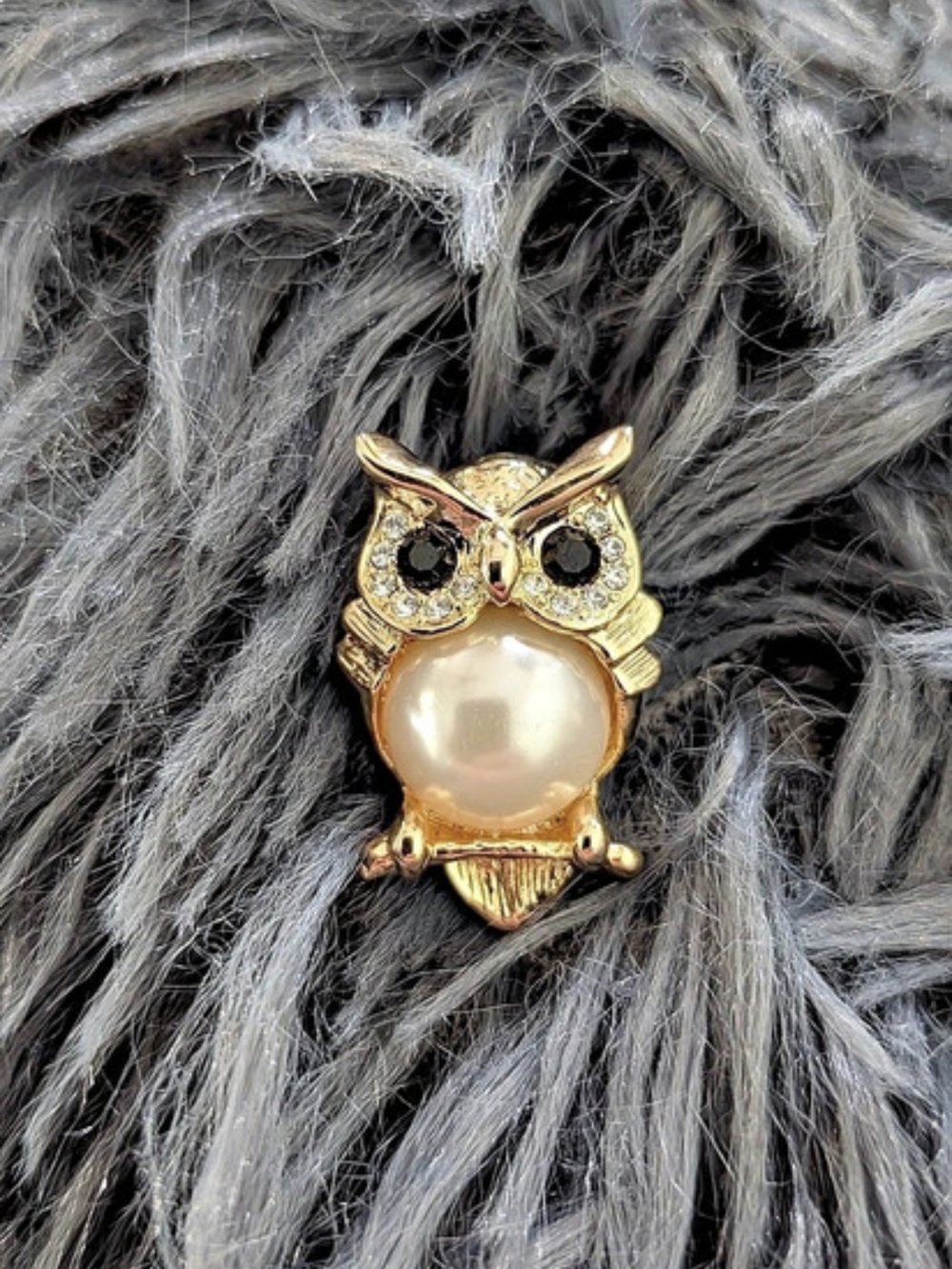 Owl Brooch/Pin in Gold Tone